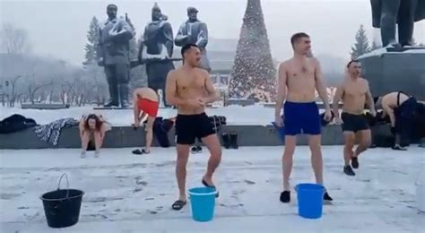 R­u­s­y­a­’­d­a­ ­e­k­s­i­ ­4­1­ ­d­e­r­e­c­e­d­e­ ­k­o­ş­u­ ­k­e­y­f­i­